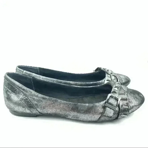 BCBGgeneration flat size 7.5 37.5 crackled  ballet - Picture 1 of 12